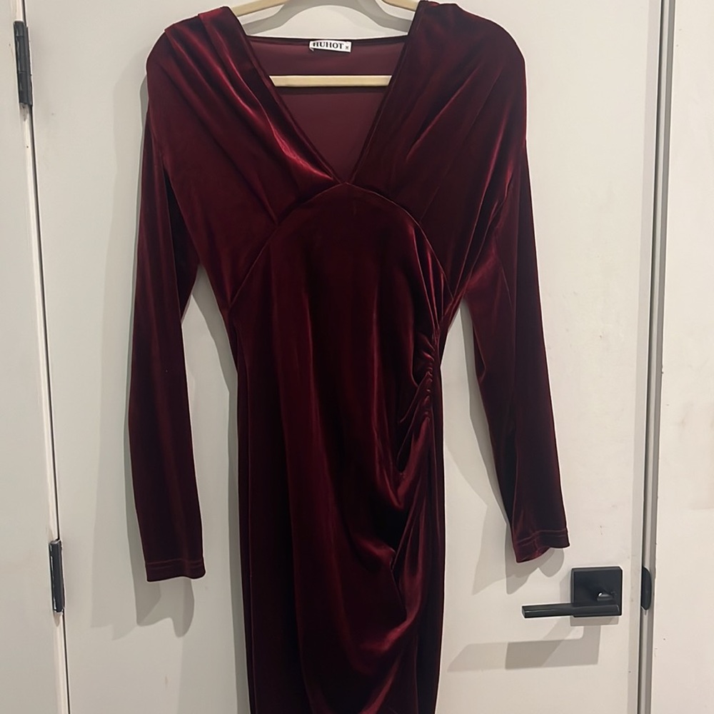 💫5/$25💫Velvet Plunge Long Sleeve Fitted Cocktail Dress Mini - Picture 4 of 9
